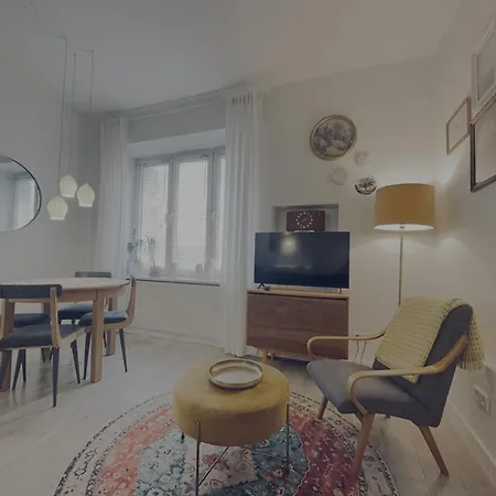 Apartment Snow White