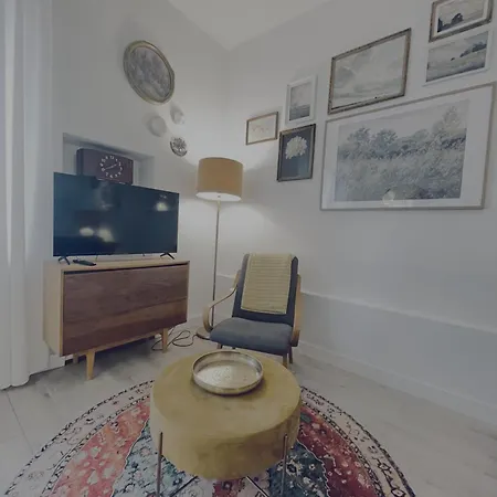Snow White Apartment *