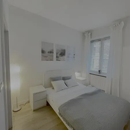 Apartment Snow White *
